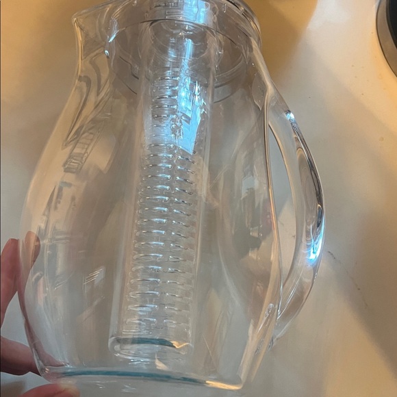 Clear plastic Infuser Pitcher - Picture 3 of 3